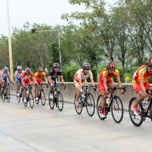 2014ȫ����·���г��ھ����ൺ����վԲ����Ļ